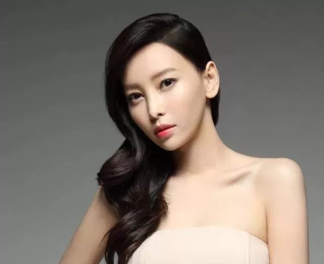前任演员，星幕下的辉煌人生与闪耀演技